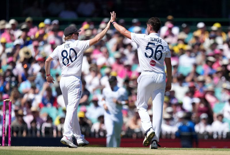 Cricket-England 174-3 at tea, still trailing Australia's first-innings tally