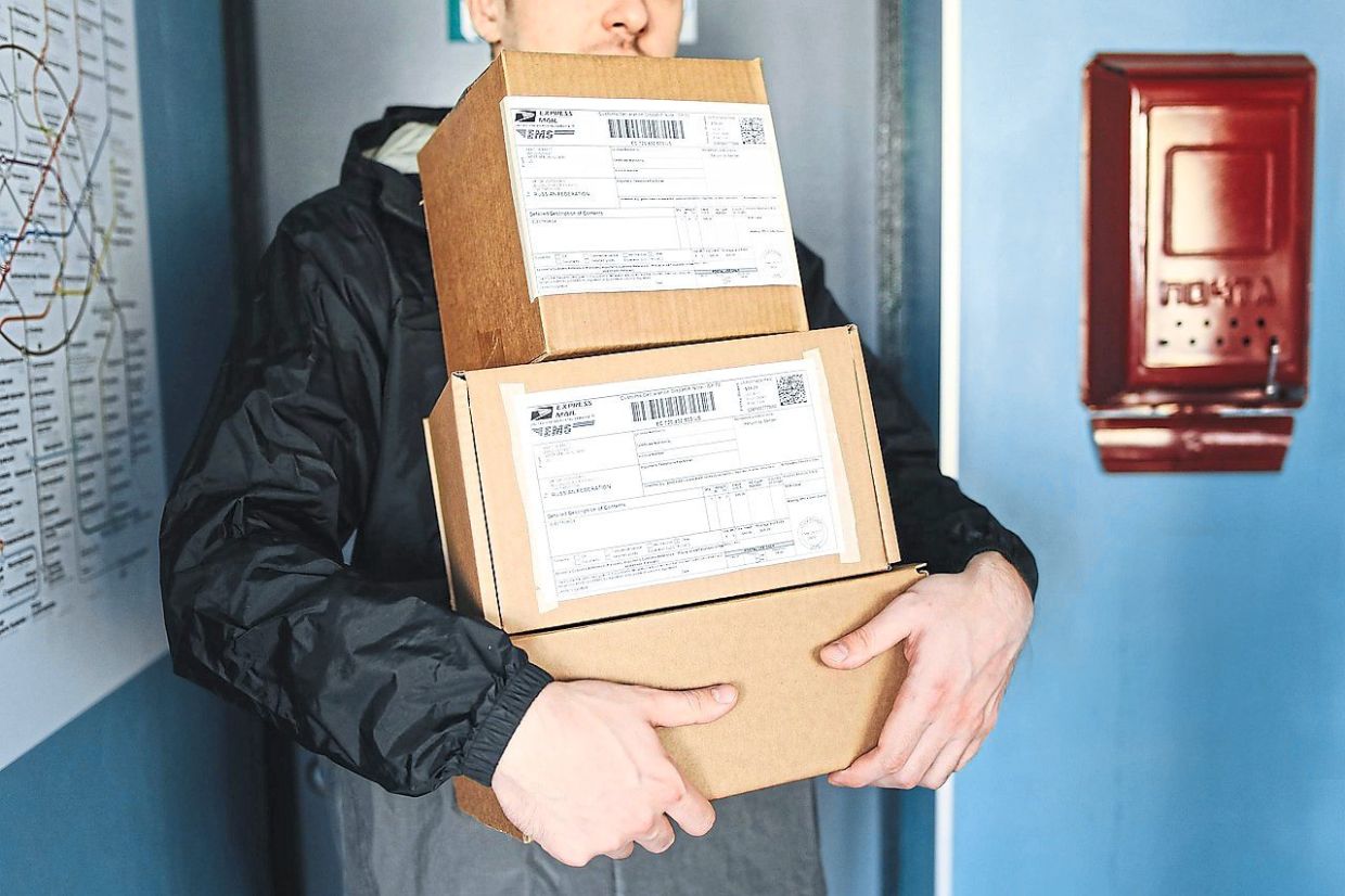 The cost of delivery: Fast shipping has become more polluting around the world