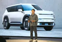 US auto sales defy regulatory uncertainty