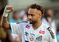 Soccer-Neymar extends Santos deal through 2026, eyeing World Cup return