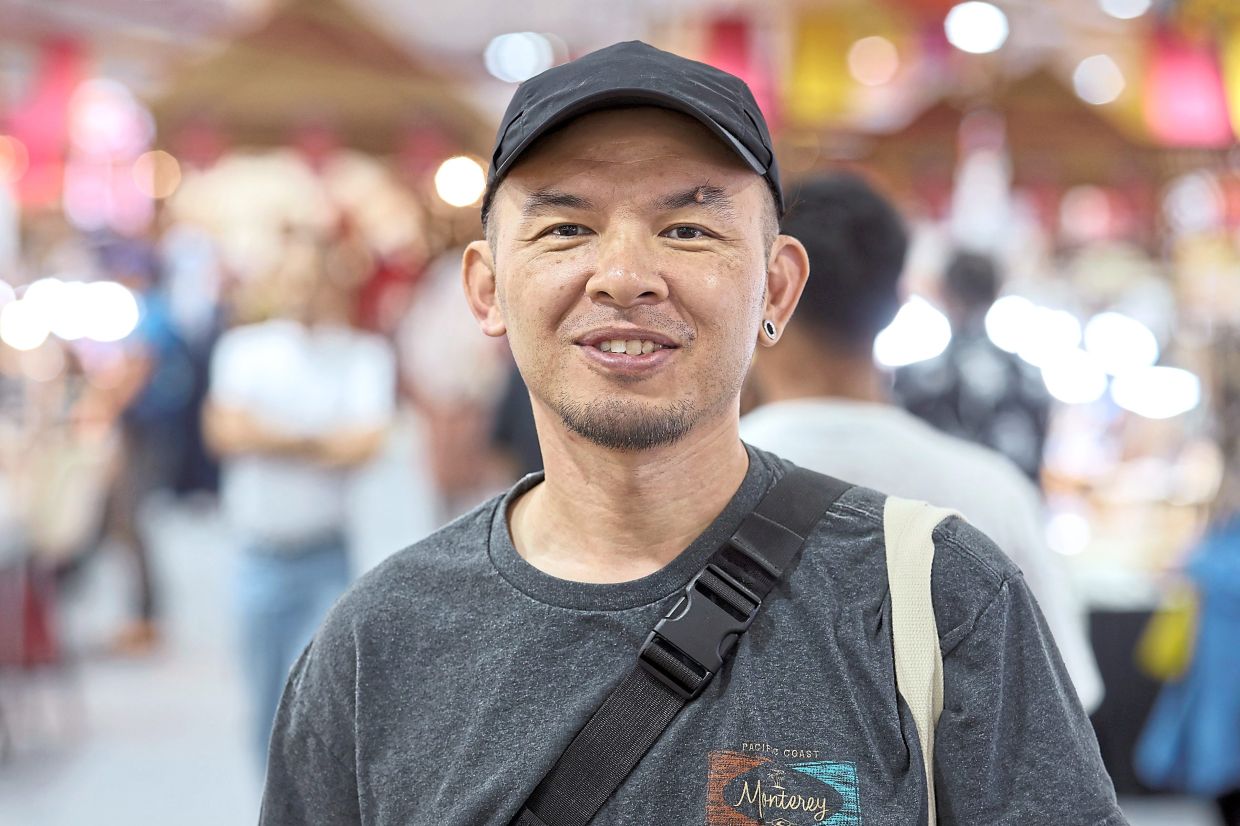 Goh is happy to introduce Malaysia’s cultural heritage to his Japanese wife. 