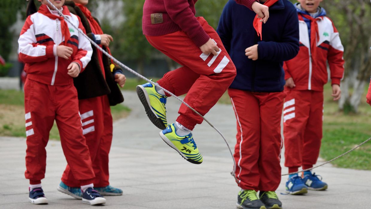 China police officer praised for mediating dispute among seven kids as if it were serious case
