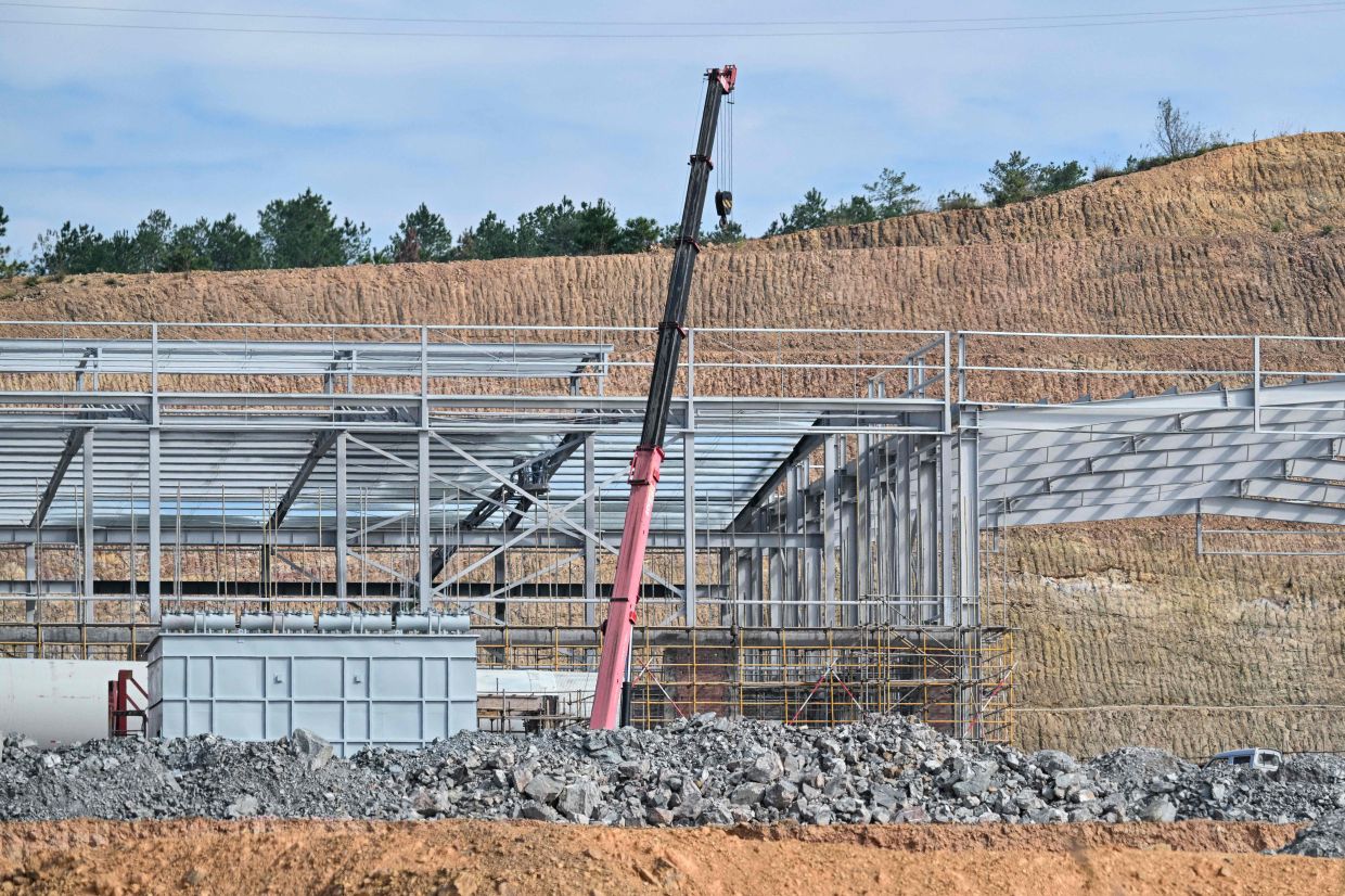 Japan calls for 'smooth' trade after reports of China snags