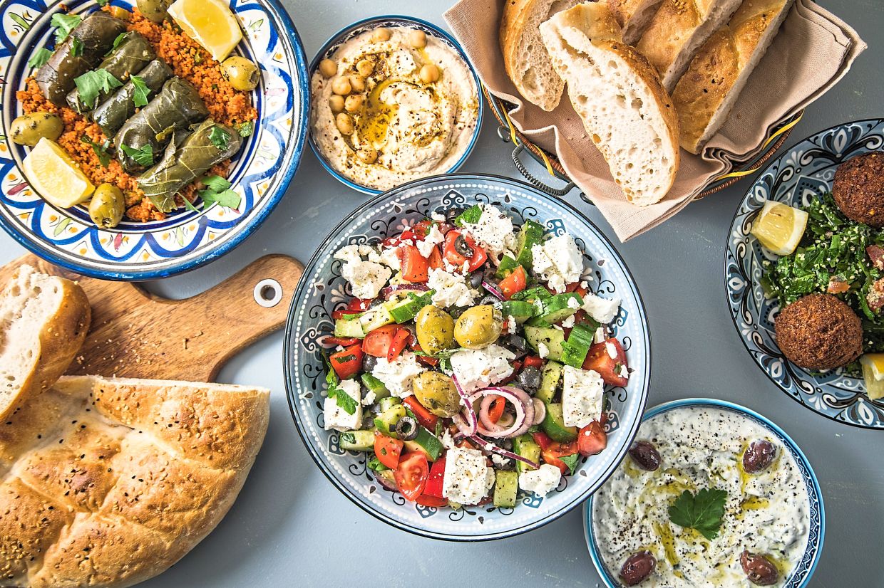 Why is the Mediterranean diet considered healthy?