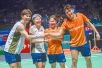 World champs Tang Jie-Ee Wei cheer on juniors after victory