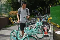 Ex-delivery driver gives voice to China's precarious gig workers