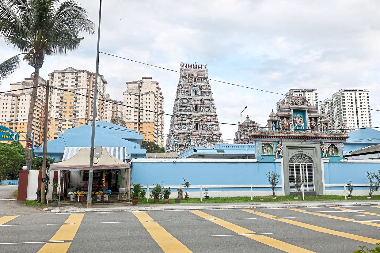 The Ahthi-Eeswaran Temple in Sentul has the tallest ‘rajagopuram’ in South-East Asia.