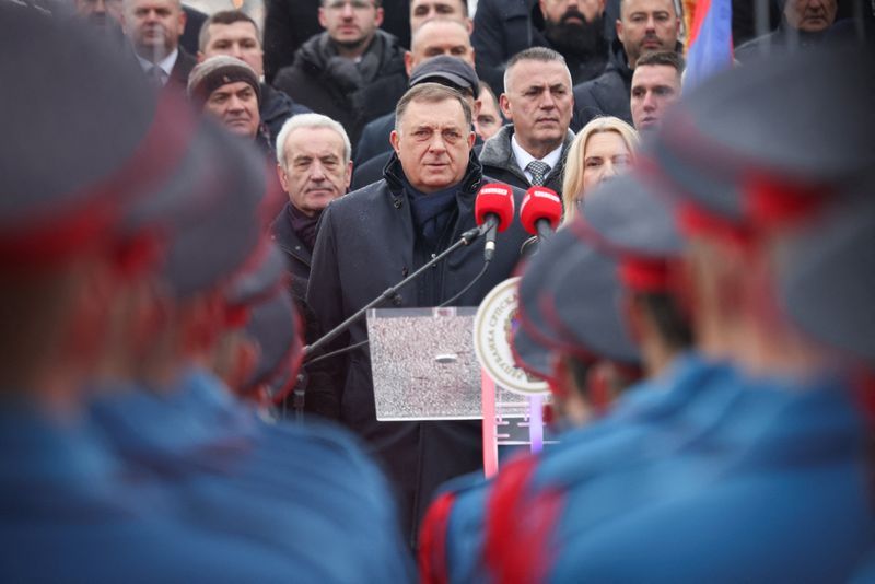 Defiant Bosnian Serbs, their leader celebrate banned state holiday