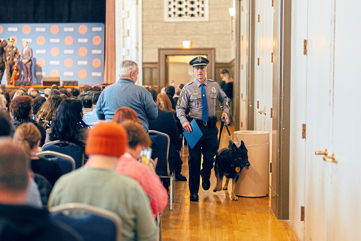 To slobber and to protect