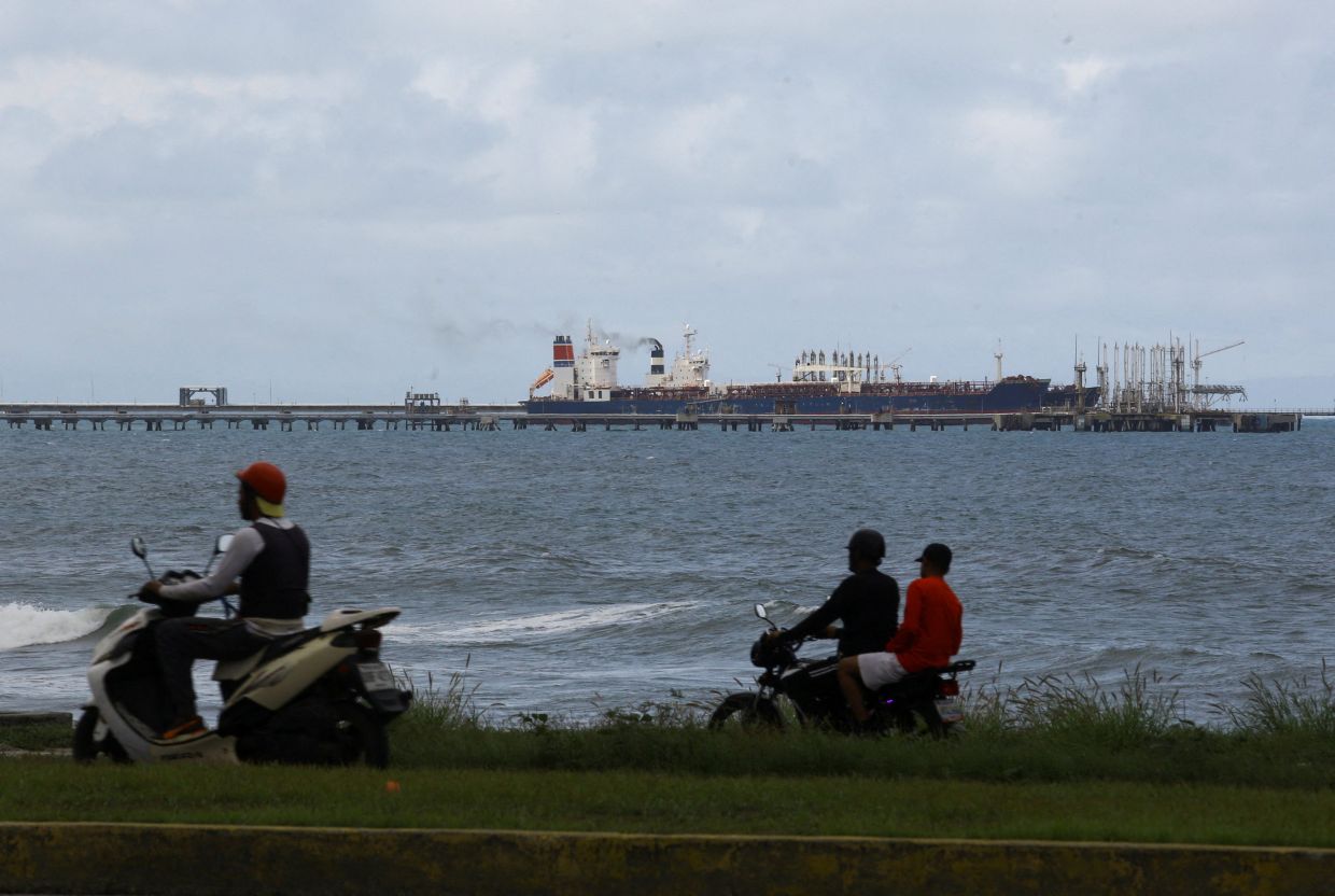 India's Reliance in talks for US permit to buy Venezuelan oil, sources say