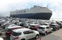 Thai auto gears up, bumps and all