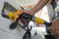 Domestic Trade Ministry probes viral video of RON95 sale to foreign-registered vehicle