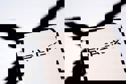 FCC approves SpaceX plan to deploy an additional 7,500 Starlink satellites