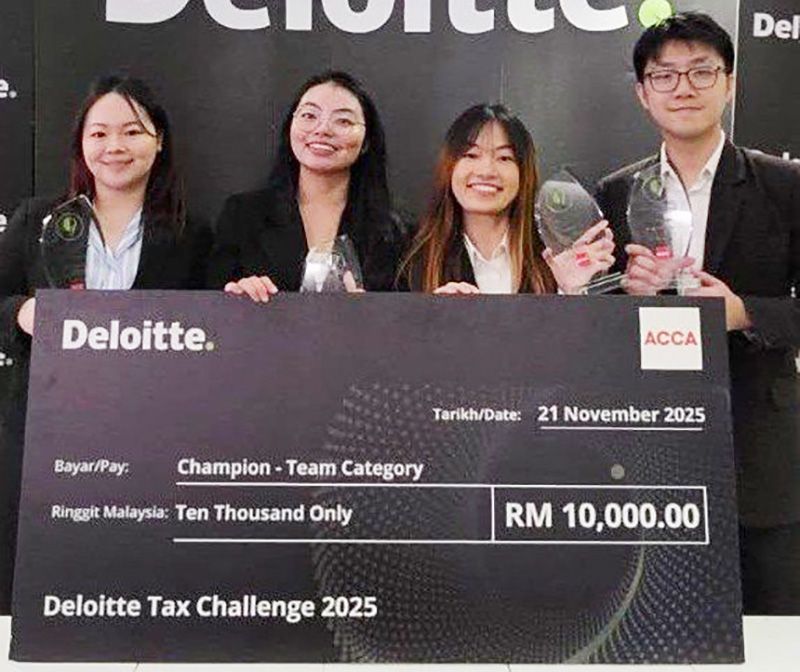 Quartet win: (From left) Foo, Koh, Lim and Ng.