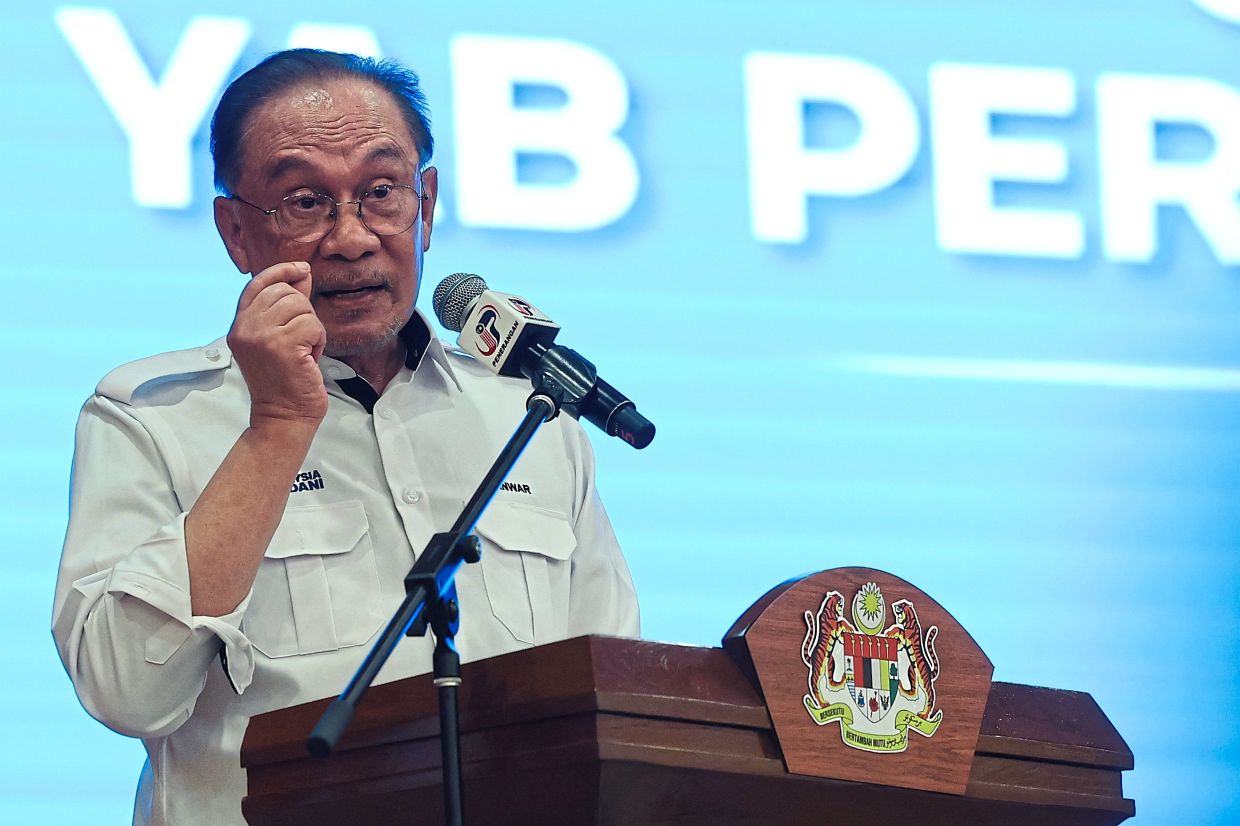 Anwar making an announcement of reforms and other initiatives on Jan 5. — Bernama