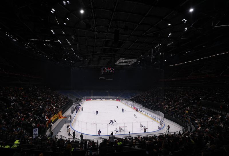 Olympics-Delayed Milan ice hockey arena earns IOC praise ahead of NHL return