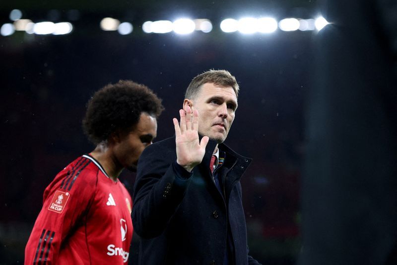 Soccer-Fragile United need to dig deep, says Fletcher