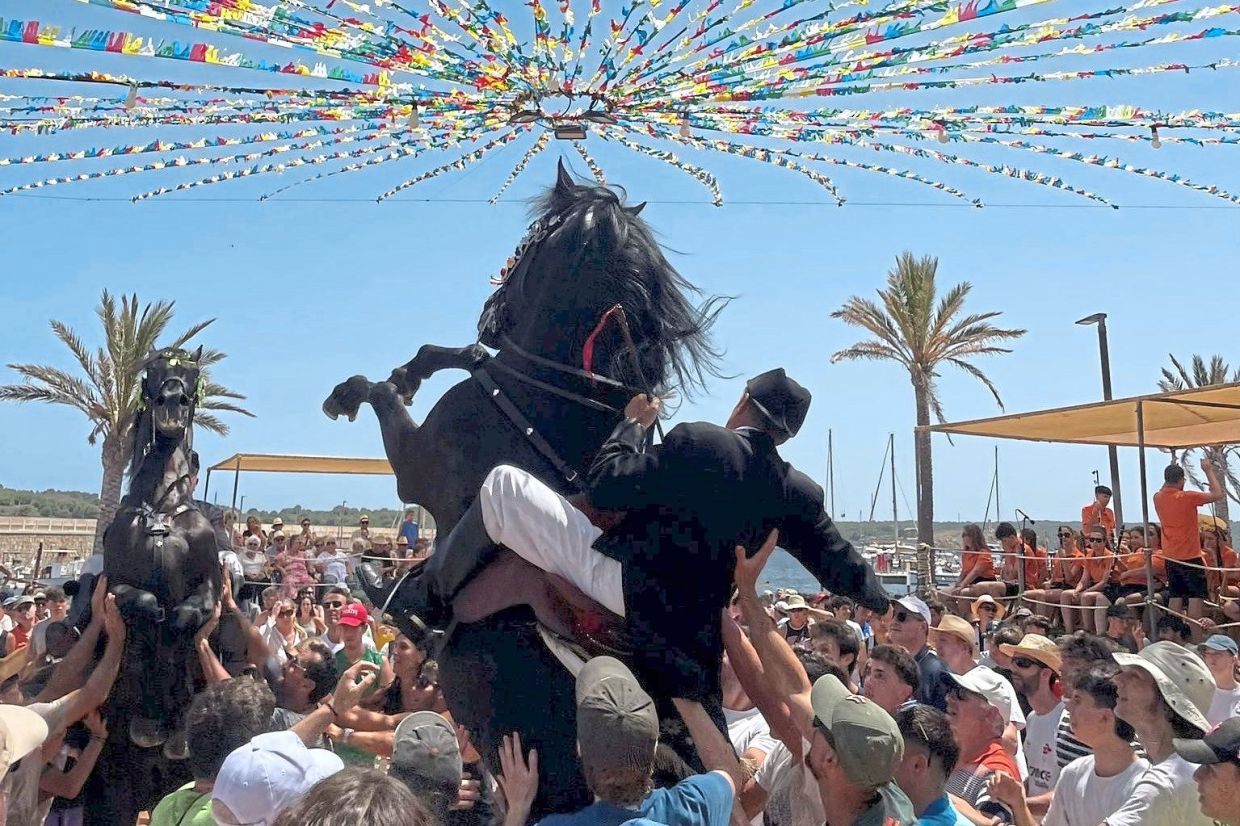 El Jaleo in Menorca is a unique equestrian tradition in Spain. — Som Menorca website