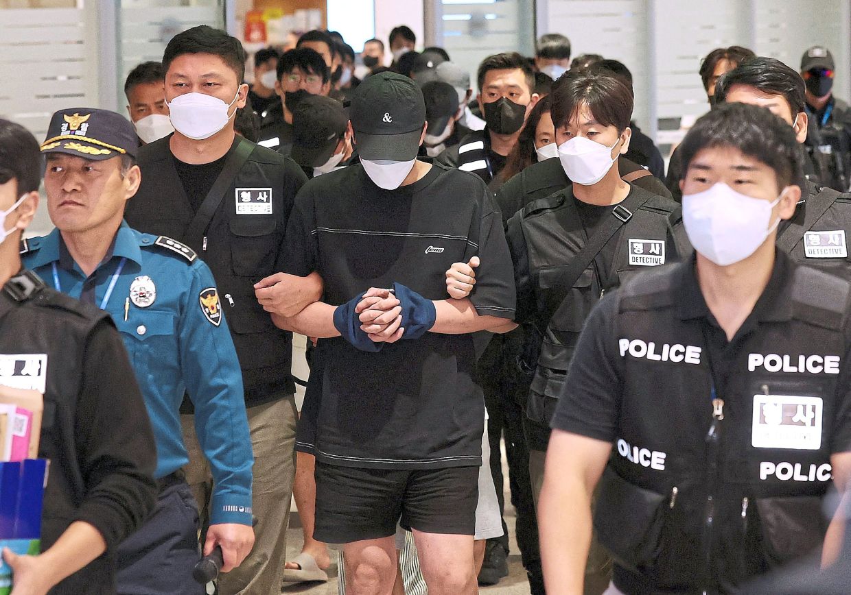 Cambodian, South Korean police arrest 26 for alleged scams, sex crimes, Blue House says