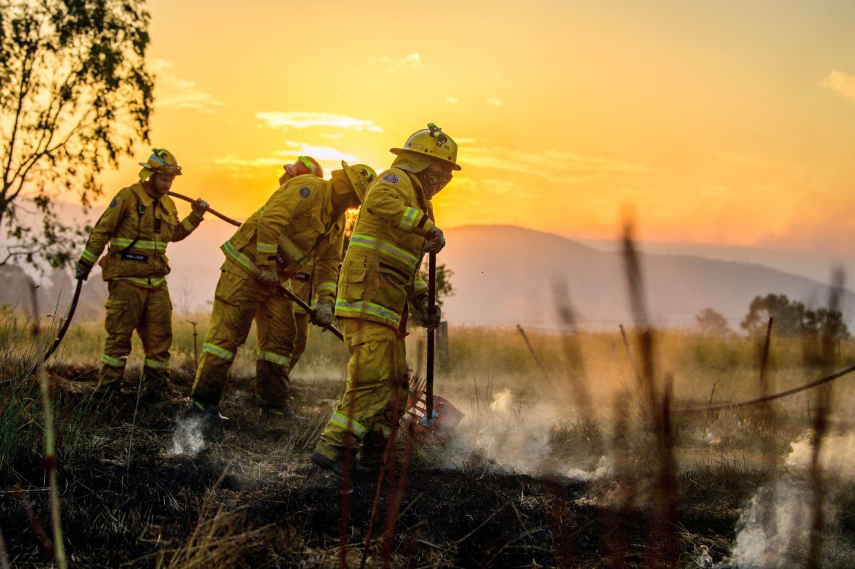 Australian firefighters warn of 'high-risk' bushfire season