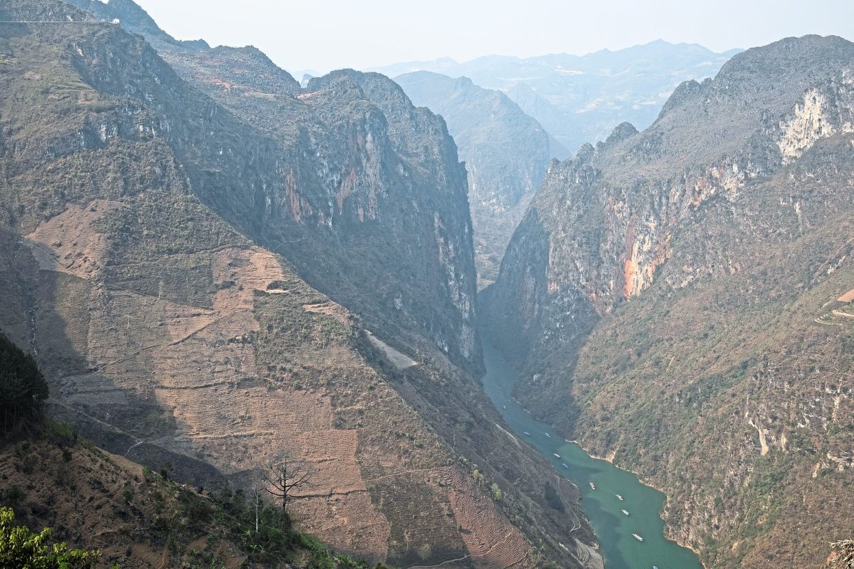 Tu San Canyon is one of the deepest canyons in South-East Asia.