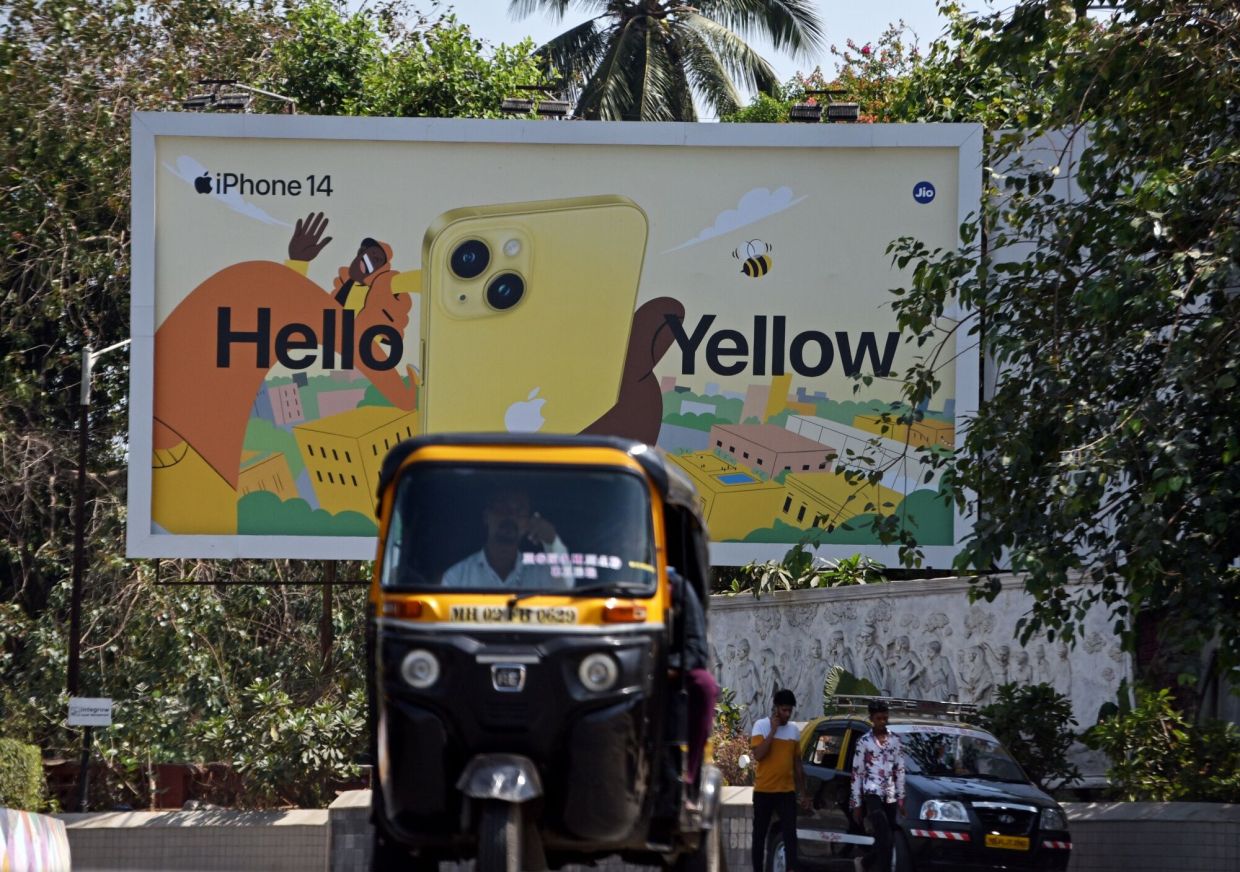 India proposes forcing smartphone makers to give source code in security overhaul