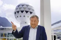 Erich von Daniken, Swiss writer who spawned alien archaeology, dies at 90