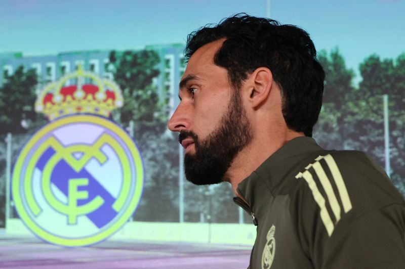 Soccer-Arbeloa vows to 'fight for everything' as Real Madrid manager