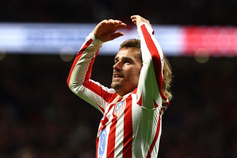 Soccer-Griezmann's free kick seals Atletico Madrid progress in Copa del Rey