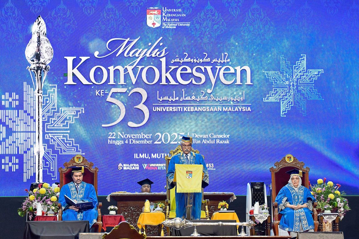 Tuanku Muhriz delivering his address at the 53rd UKM Convocation Ceremony in November last year, commending the hard work and success of the graduates. — Bernama