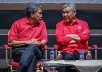 Tok Mat pays tribute to Bung, deceased Umno leaders
