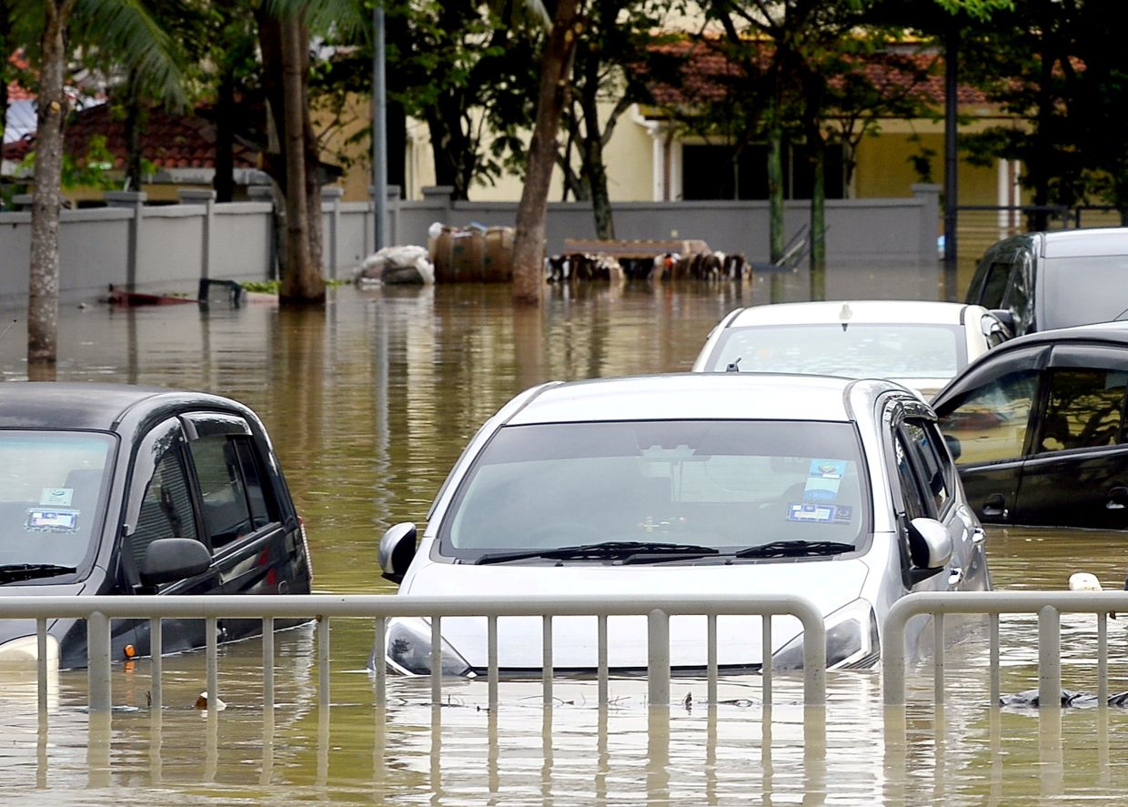 What to do if your car was caught in a flood