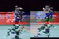 Aaron-Wooi Yik, Pearly-Thinaah storm into quarter-finals in India