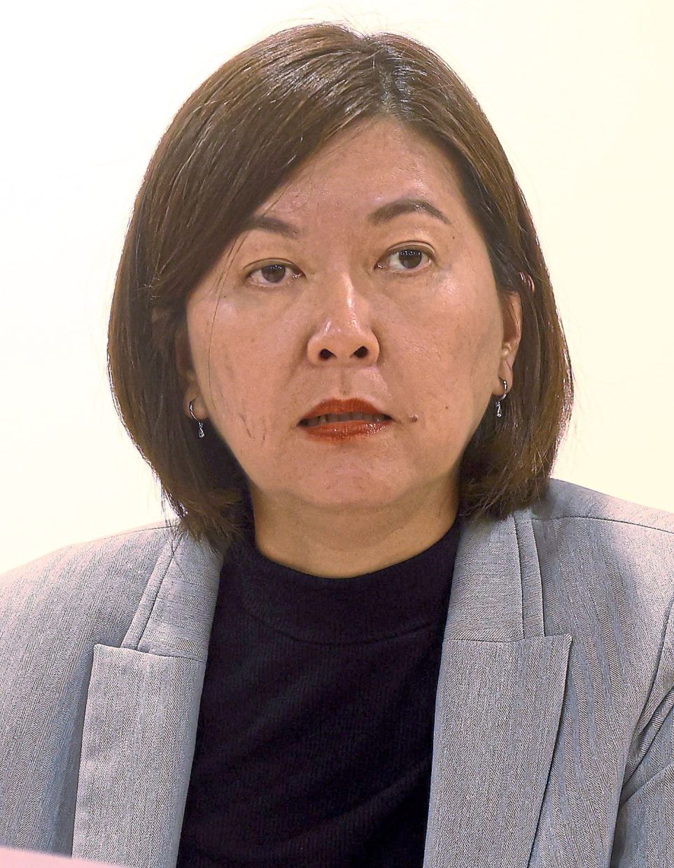 Ng says MBI will not issue licences as the traders are operating on parking bays.