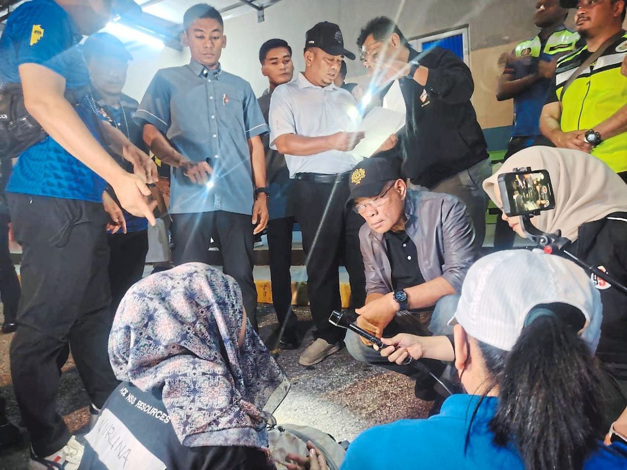 Fake RM300 MyKads used by illegals to find work