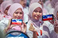 Cooperation, Najib and economy dominate debates