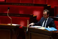 France's government looking at forcing though budget after talks stall