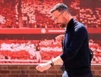 Soccer-Van Nistelrooy returns to Netherlands setup ahead of World Cup