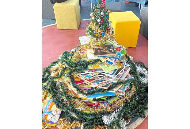 ‘Booknic’ sparks joy of reading outdoors