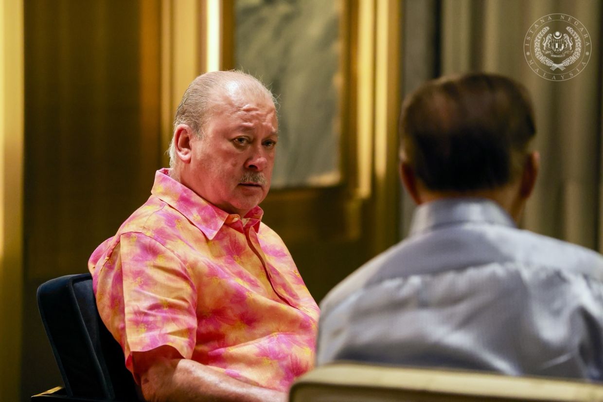 King grants audience to PM for current national issues briefing