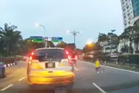 JB cops seeking public's help on child dangerously crossing busy road