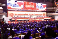 Umno AGM: Akmal a 'good child, though sometimes naughty', 'ayahanda' Zahid says in move to ease tensions