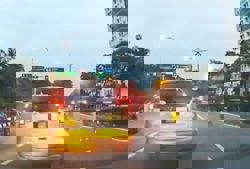 JB cops seeking public's help on child dangerously crossing busy road