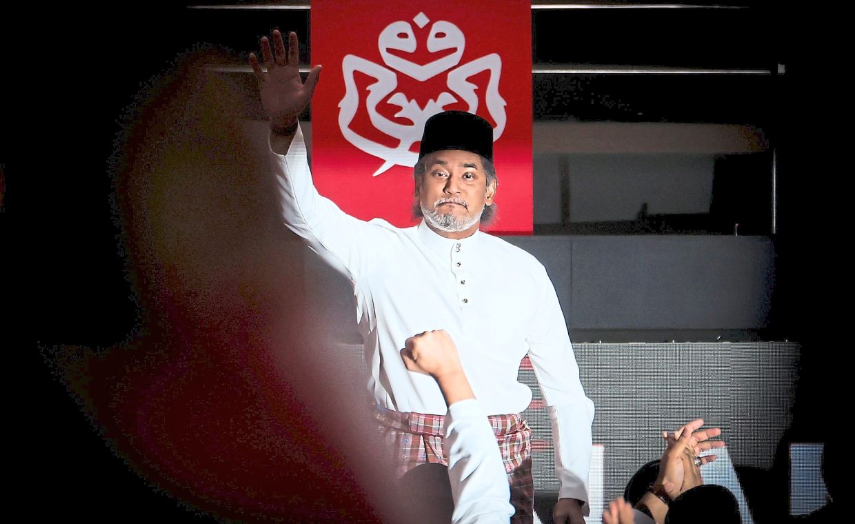 ‘No formal bid from Khairy to rejoin party’