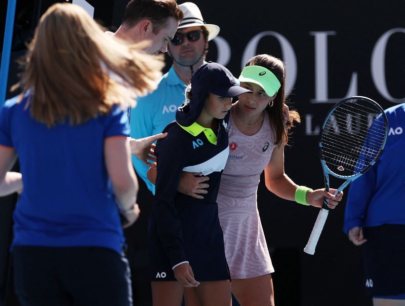 Tennis-Sonmez becomes fan favourite in Melbourne after coming to aid of ball girl