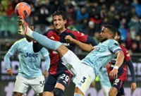 Soccer-Juventus title hopes fade after defeat at Cagliari