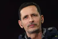 Soccer-Eintracht sack coach Toppmoeller after poor defensive run