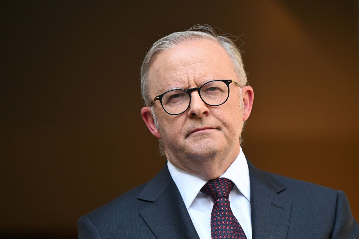 Australia parliament returns with moment of silence for Bondi mass shooting victims