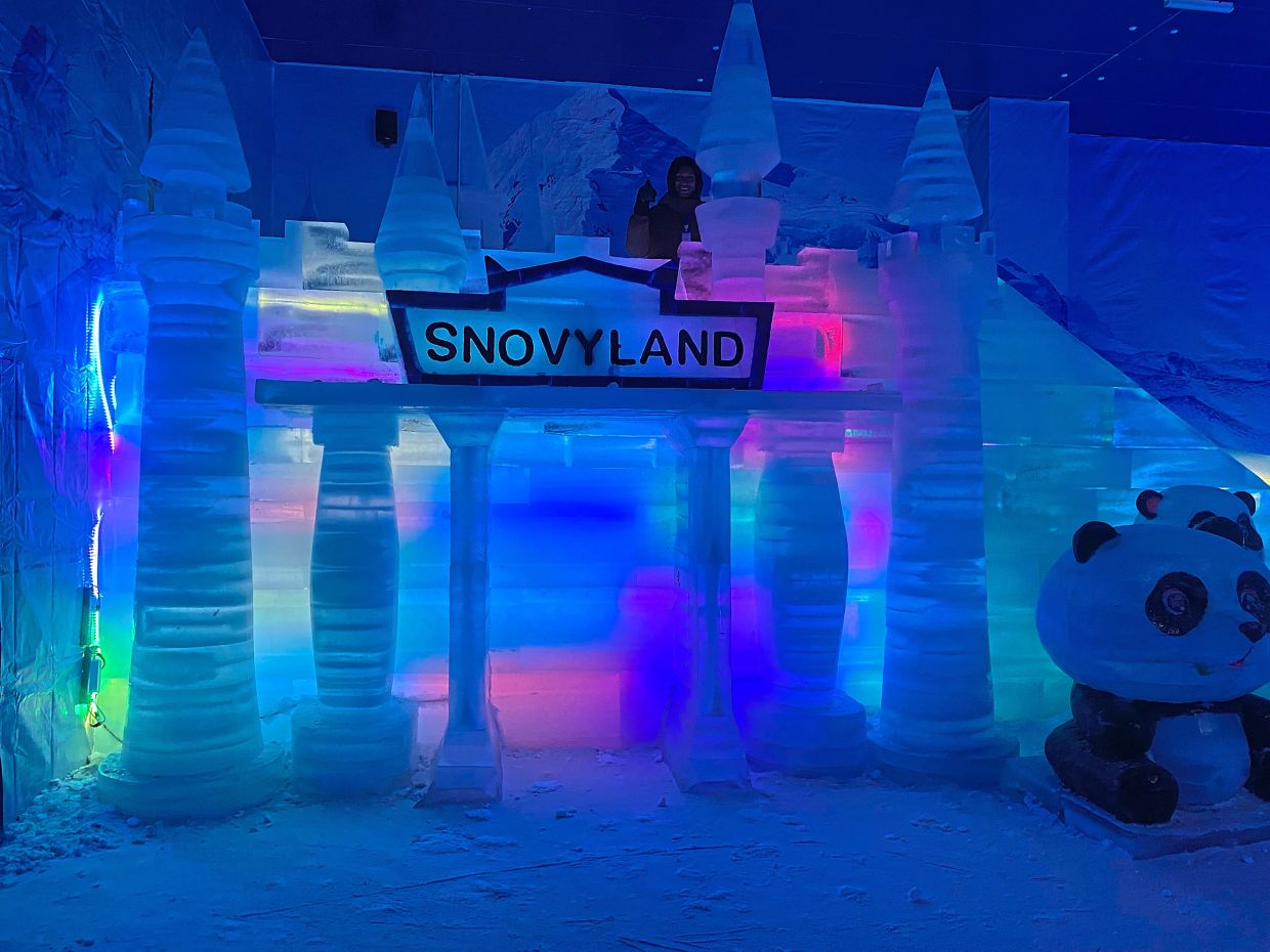Snovyland KK is one of the latest icy attractions in Malaysia. — Snovyland KK2 Antarctic Snow World is the first indoor snow park in Penang. — Antarctic Snow World Penang/Facebook3 Snow World at Resorts World Genting has recently reopened after undergoing renovations. — Resorts World Genting website4 There are two snow attractions that visitors can go to in Melaka. — Snow World Melaka Mall/Facebook5 Snowalk by i-City is a winter wonderland in Shah Alam, Selangor. — Filepic6 Winter Wonderland Snow Town can be found right in the heart of KL. — Berjaya Times Square Theme Park website