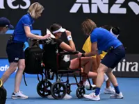 Tennis-Players hit by cramp as heat and heartbreak strike at Australian Open